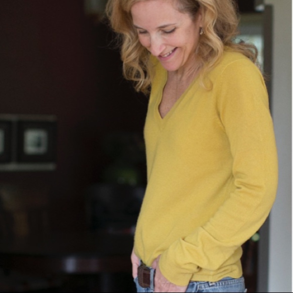 Mustard 100% cashmere sweater